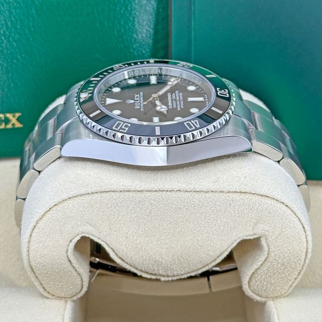 Rolex Submariner 124060 Image 2